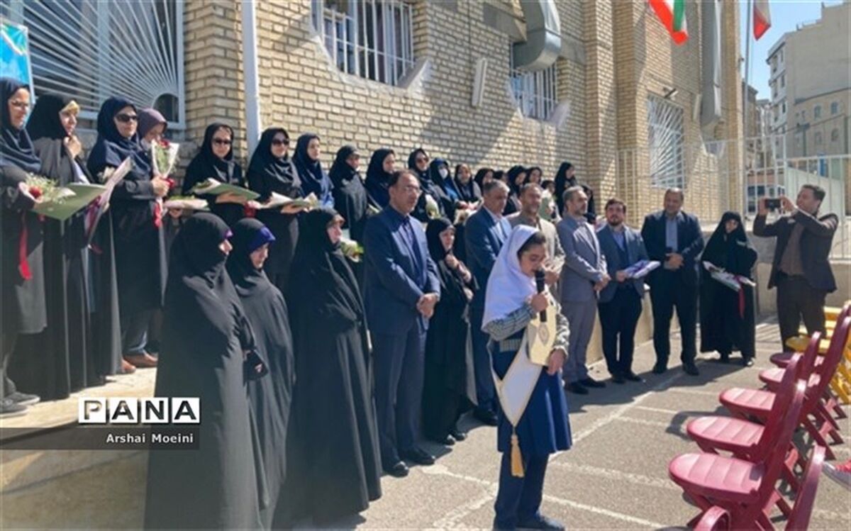 بازدید رئیس سازمان انرژی اتمی  از مدارس منطقه ۶ به مناسبت گرامیداشت هفته معلم