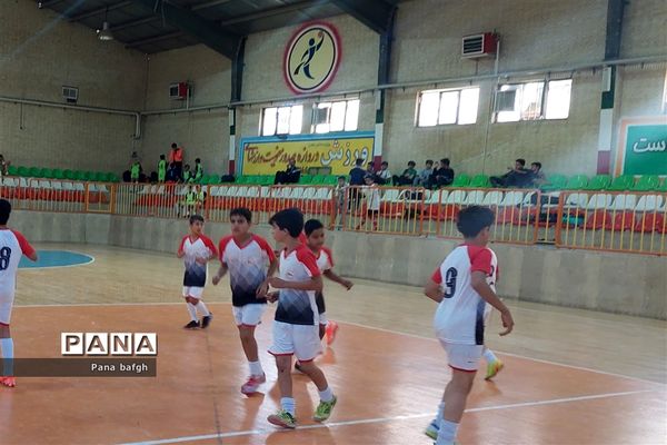 قهرمانی دانش‌آموزان بافقی در مسابقات فوتسال دانش‌آموزی استان