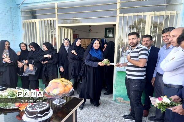 بزرگداشت مقام معلم در دبیرستان کیان خاتم