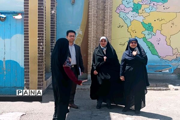 بازدید معاون آموزش ابتدایی شهر تهران از مدارس منطقه۱۸ شهر تهران