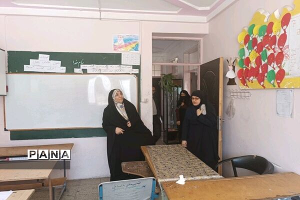 بازدید معاون آموزش ابتدایی شهر تهران از مدارس منطقه۱۸ شهر تهران