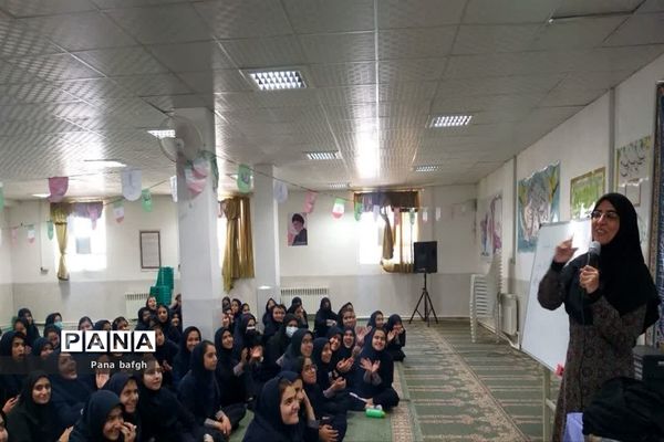 برپایی نشست بصیرتی در مدرسه نمونه دولتی فردوس بافق