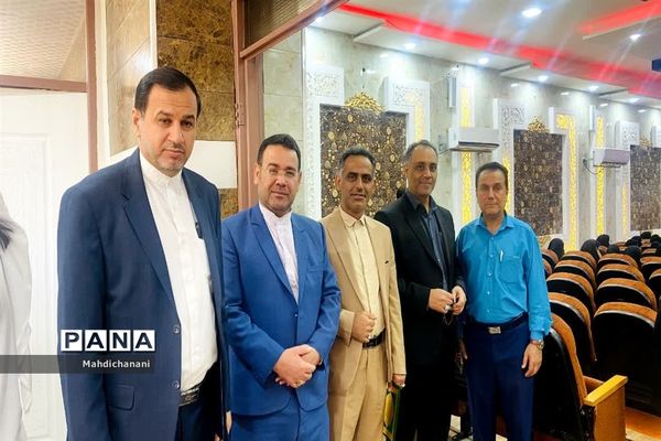 آیین تقدیر از معلمان نمونه شهرستان دشت آزادگان با حضور معاون حقوقی و امور مجلس وزارت آموزش و پرورش