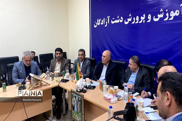 آیین تقدیر از معلمان نمونه شهرستان دشت آزادگان با حضور معاون حقوقی و امور مجلس وزارت آموزش و پرورش