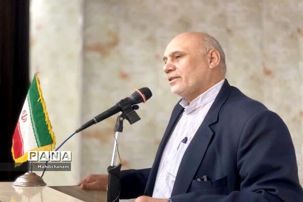 آیین تقدیر از معلمان نمونه شهرستان دشت آزادگان با حضور معاون حقوقی و امور مجلس وزارت آموزش و پرورش