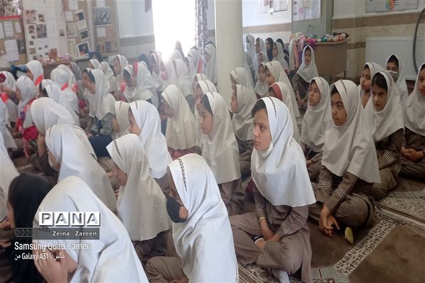 بزرگداشت مقام معلم در مدرسه شهید حسین زارع زاده مهریز