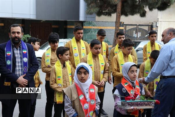تقدیر و تجلیل از معلم نمونه استان خراسان رضوی