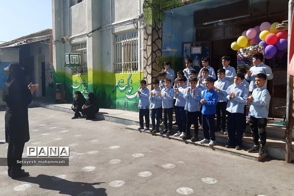 جشن گرامیداشت مقام معلم در مدارس رودهن