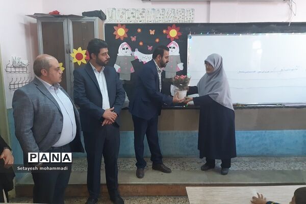 جشن گرامیداشت مقام معلم در مدارس رودهن