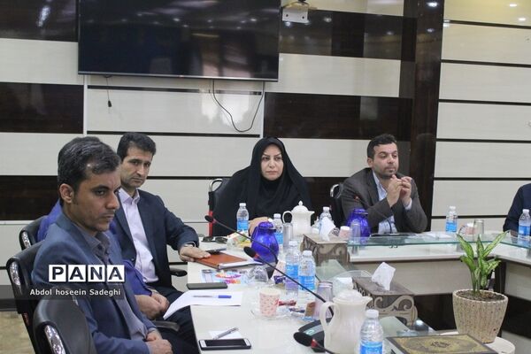 نشست شورای معاونان اداره کل آموزش و پرورش استان بوشهر