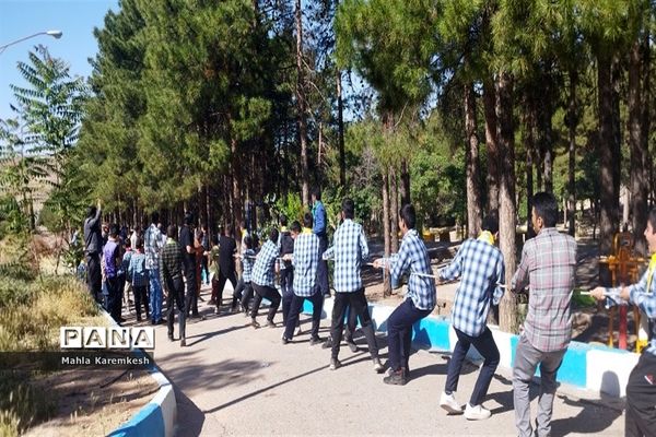 بازدید رئیس سازمان دانش‌آموزی فارس از اردوی تشکیلاتی دانش‌آموزان پیشتاز ناحیه چهار