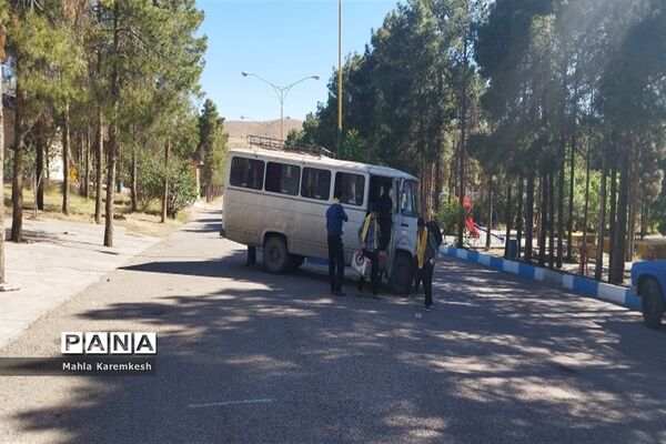 بازدید رئیس سازمان دانش‌آموزی فارس از اردوی تشکیلاتی دانش‌آموزان پیشتاز ناحیه چهار