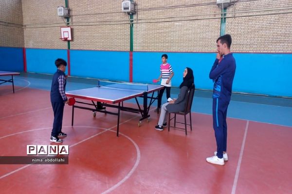 مسابقات تنیس روی میز پسران به‌مناسبت هفته معلم در کهریزک