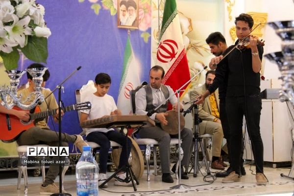 همایش سپاس معلم در ناحیه یک بهارستان