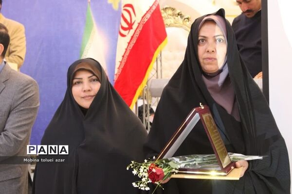 همایش سپاس معلم در ناحیه یک بهارستان