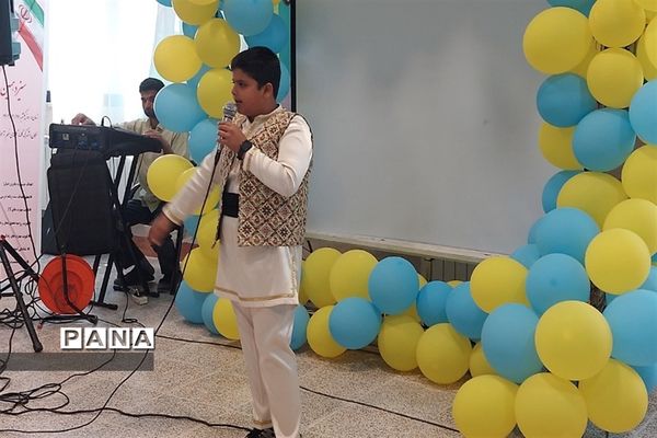 تقدیر از دانش‌آموزان پروژه‌های علمی جابر ابن حیان در دبستان پسرانه فرهنگیان قرچک