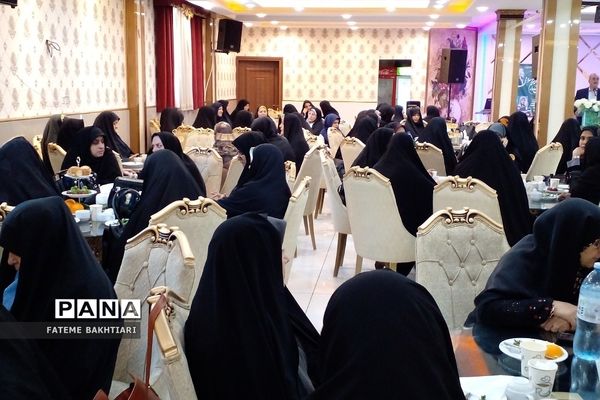 تقدیر ازفعالان عرصه تعلیم و تربیت در ناحیه یک شهرری