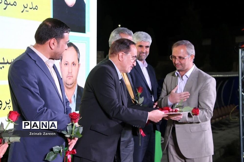 همایش بزرگداشت مقام معلم در شهرستان مهریز