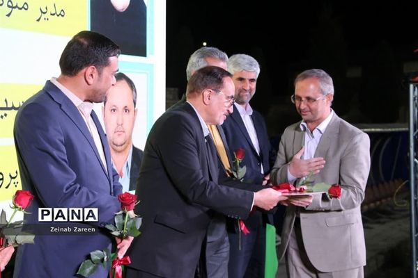 همایش بزرگداشت مقام معلم در شهرستان مهریز