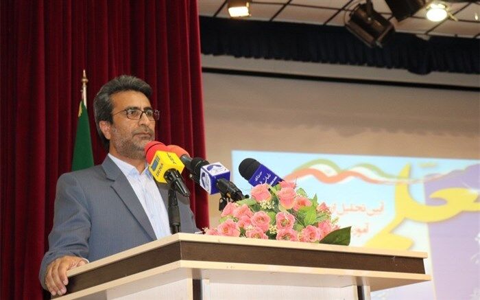 معلمان افسران مبارزه با شبیخون فرهنگی دشمن هستند