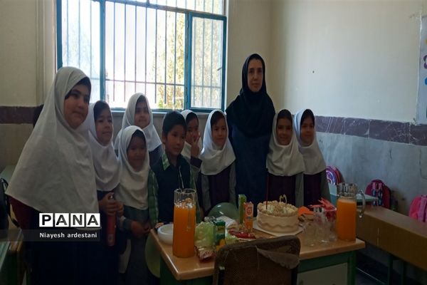 مراسم تجلیل و گرامیداشت مقام معلم در دبستان حافظ بخش جوادآباد