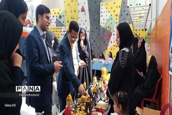 مراسم افتتاحیه نمایشگاه مشاغل خانگی بانوان خلیل‌آباد