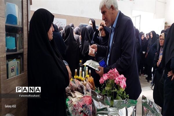 مراسم افتتاحیه نمایشگاه مشاغل خانگی بانوان خلیل‌آباد