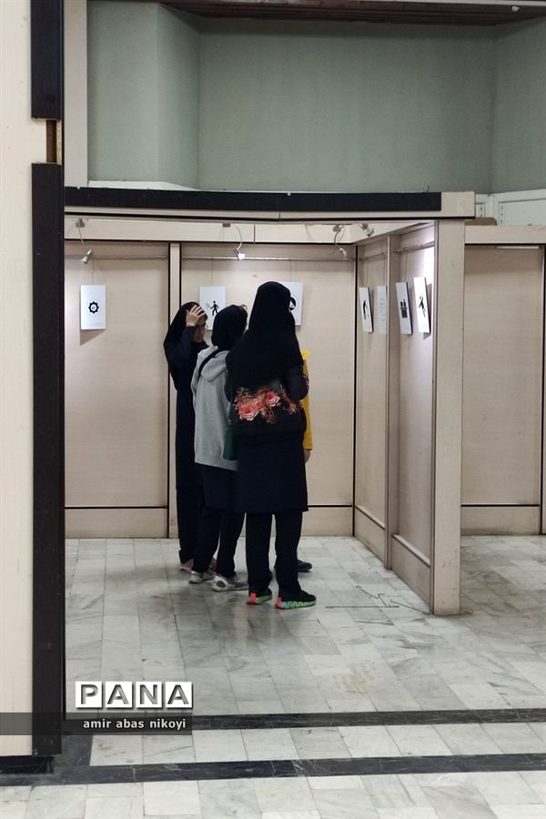 افتتاحیه نمایشگاه توانمندی‌های دانش‌آموزان رشته گرافیک هنرستان امیرکبیر ناحیه یک ساری