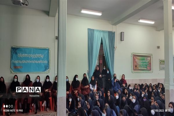 آیین تجلیل از معلمان دبیرستان ه‍یات امنایی معرفت بیرجند