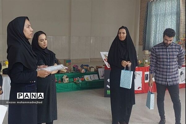 تجلیل از دانش‌آموزان پژوهشسرای باقرالعلوم قرچک