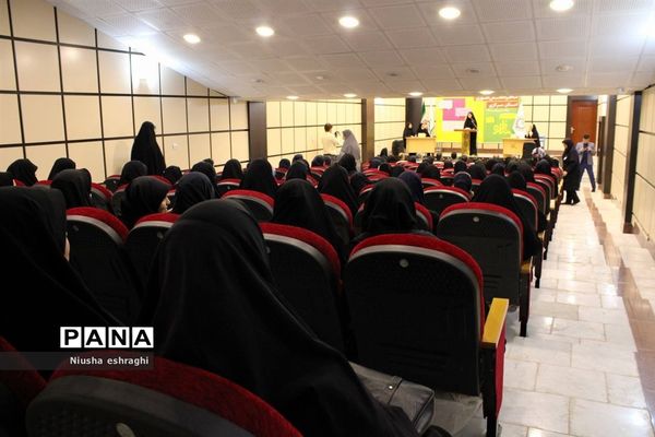 اختتامیه مسابقات مناظره دانش‌آموزی استان مرکزی