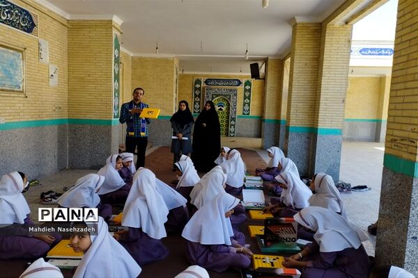 کارگاه آموزشی بازی‌های فکری در دبستان دخترانه حاج یدالله پسران ناحیه یک یزد