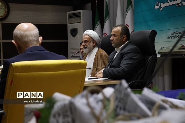 تجلیل ازمعلمان پیشکسوت در باشگاه فرهنگیان تبریز