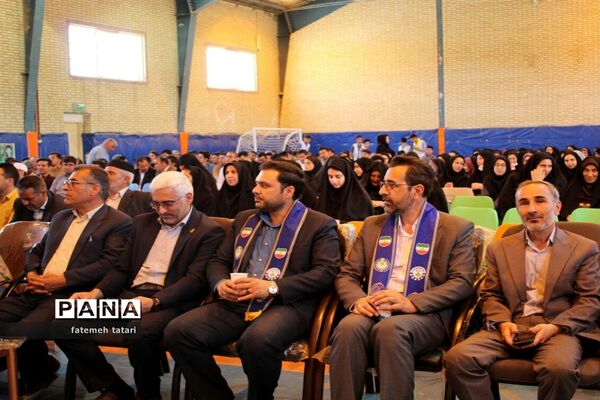 همایش بزرگ هفته بزرگداشت مقام معلم درشهرستان بام و صفی آباد