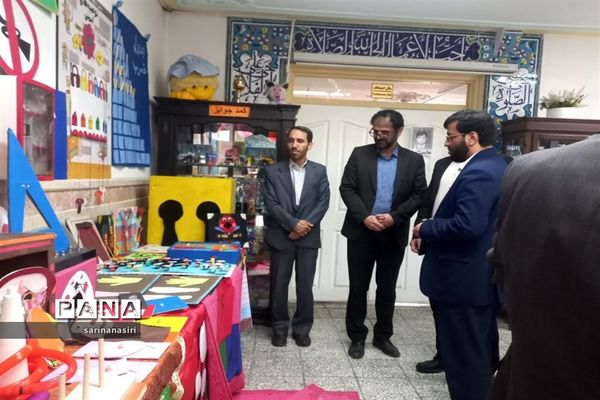 بازدید مدیرکل دفتر انتشارات و فن‌آوری آموزشی از دبستان مالک اشترمنطقه ۱۰