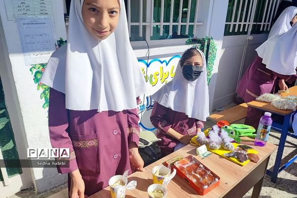 طرح یک‌روزه در مدرسه بدون کیف در دبستان حضرت زهرا(س) یک رودهن