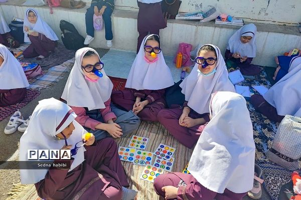 طرح یک‌روزه در مدرسه بدون کیف در دبستان حضرت زهرا(س) یک رودهن