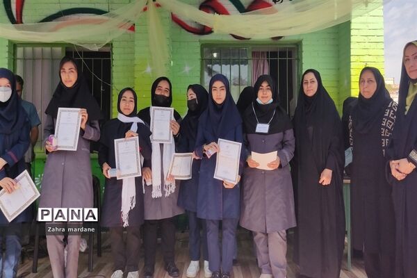 مراسم گرامیداشت روز معلم در مدرسه طاها قرچک