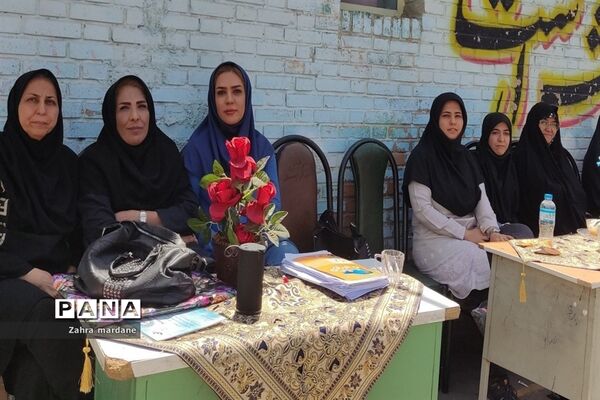 مراسم گرامیداشت روز معلم در مدرسه طاها قرچک