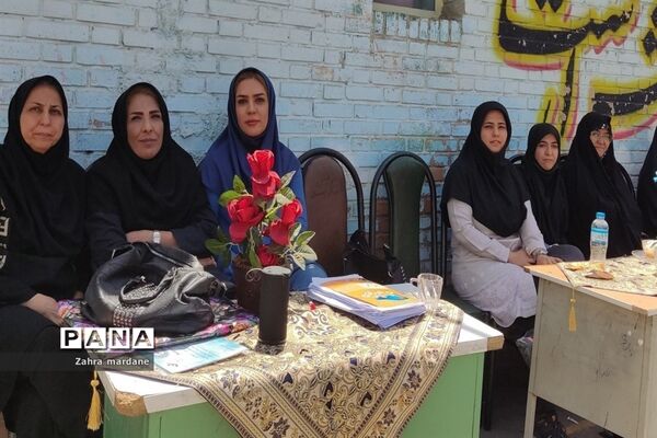 مراسم گرامیداشت روز معلم در مدرسه طاها قرچک