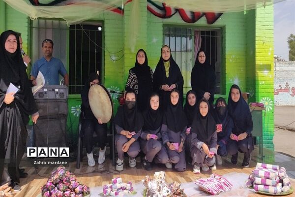 مراسم گرامیداشت روز معلم در مدرسه طاها قرچک