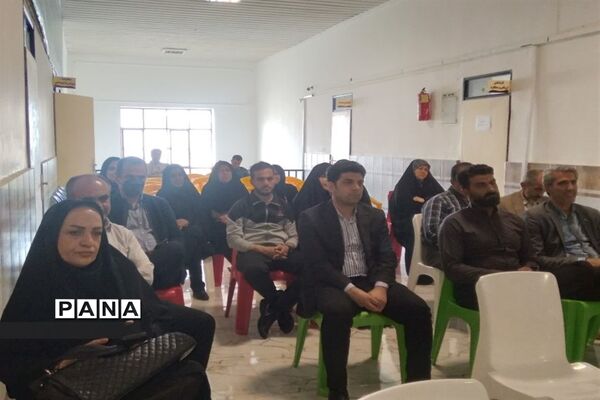 برگزاری مراسم گرامیداشت روز معلم در محمود آباد