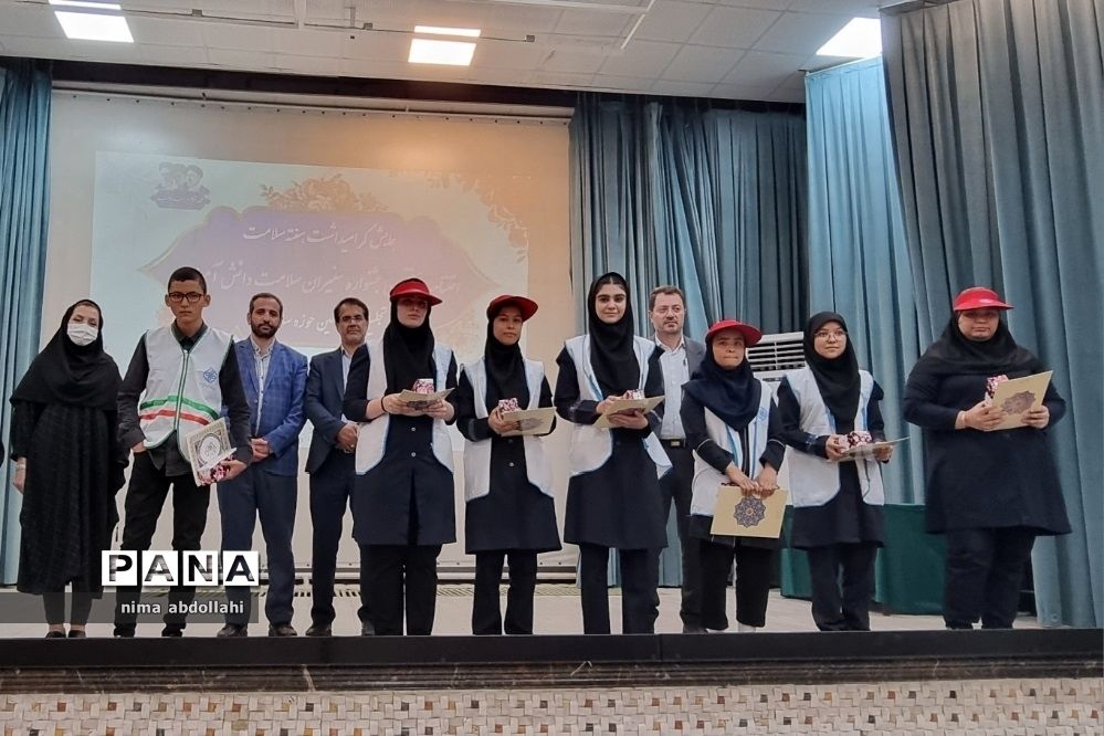 همایش هفته سلامت و تجلیل از منتخبین هفتمین جشنواره سفیران سلامت و فعالان حوزه سلامت