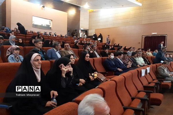 آیین تجلیل ازمعلمان نمونه استان خراسان شمالی همزمان با هفته بزرگداشت معلم