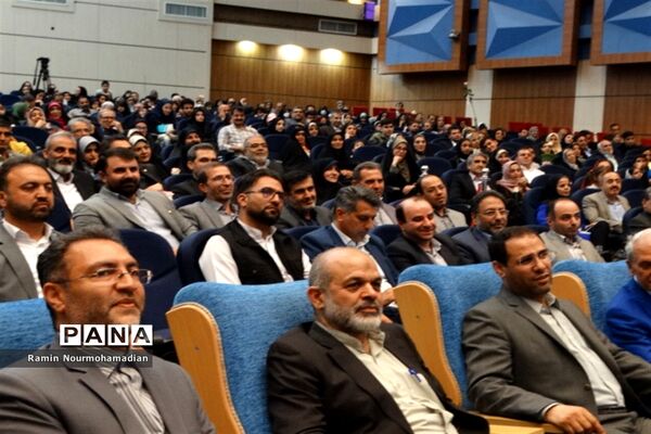 آیین تجلیل از معلمان نمونه شهر تهران