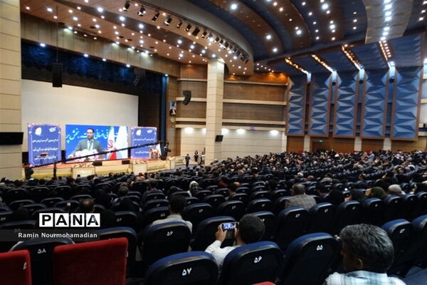 آیین تجلیل از معلمان نمونه شهر تهران