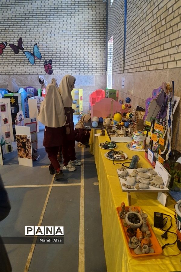افتتاح نمایشگاه منطقه‌ای طرح جابربن حیان در دبستان آزاده شهرستان بهبهان