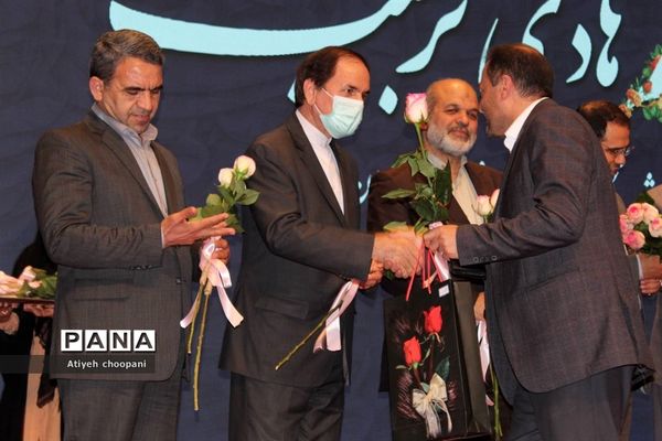 همایش تجلیل از معلمان نمونه شهر تهران «معلم هادی تربیت»