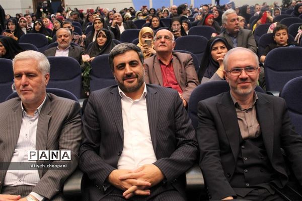 همایش تجلیل از معلمان نمونه شهر تهران «معلم هادی تربیت»