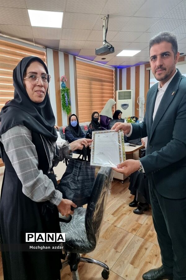 نشست مراقبان سلامت مدارس با مدیریت آموزش و پرورش منطقه۲